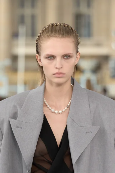 Look 57